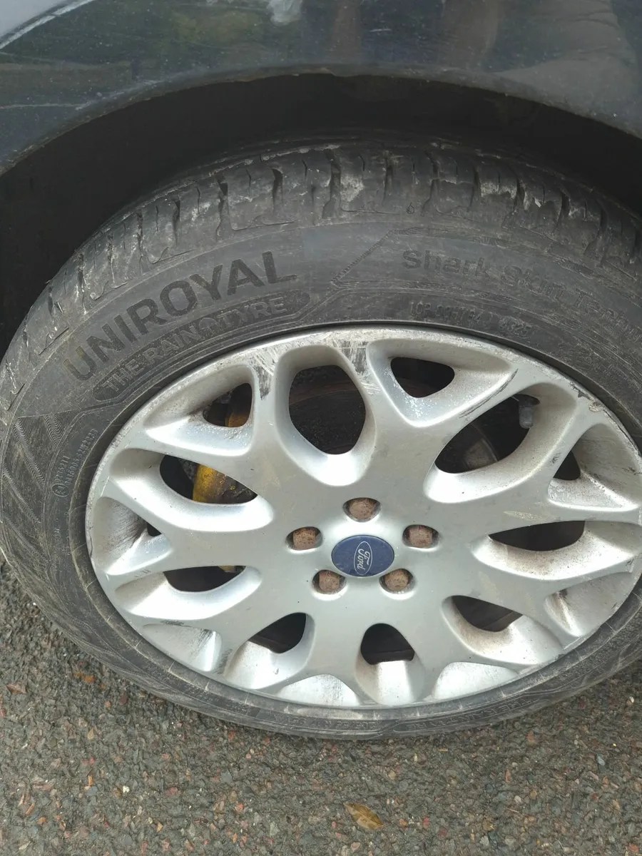 Ford Focus 2009 - Image 2