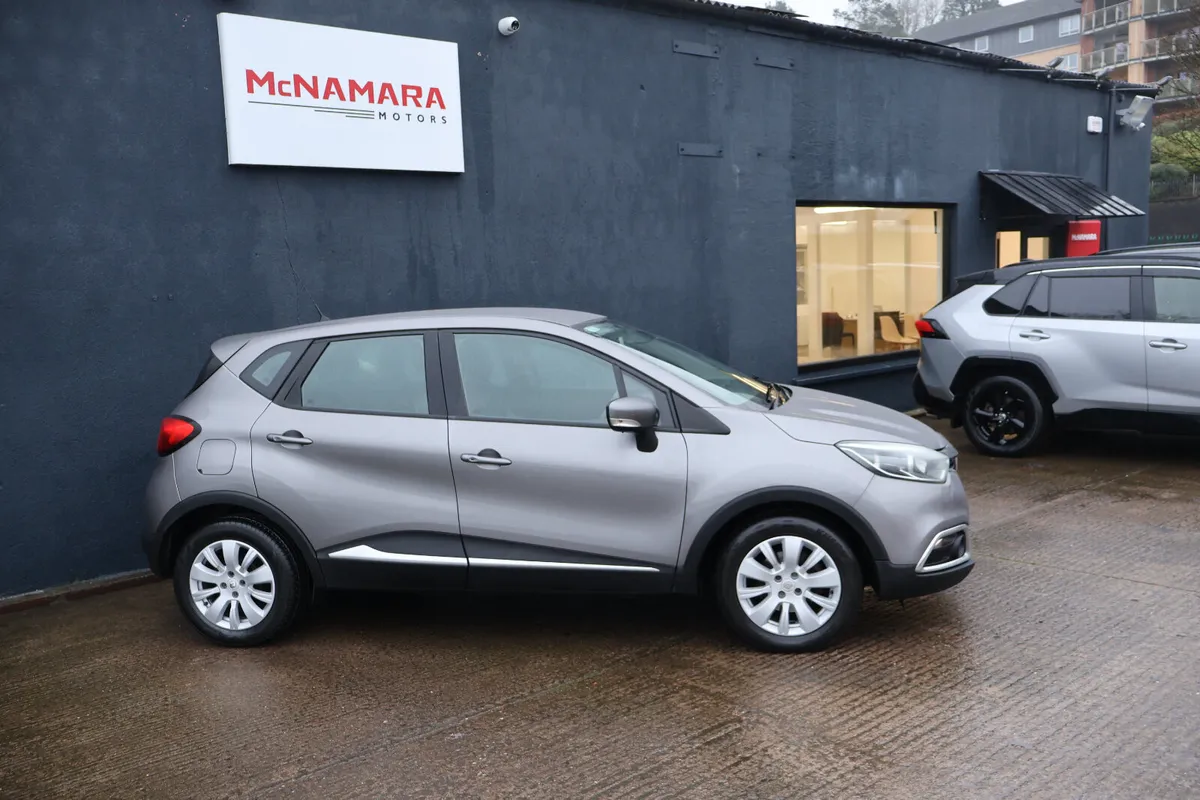 Renault Captur Low Mileage Exceptional Condition! - Image 2