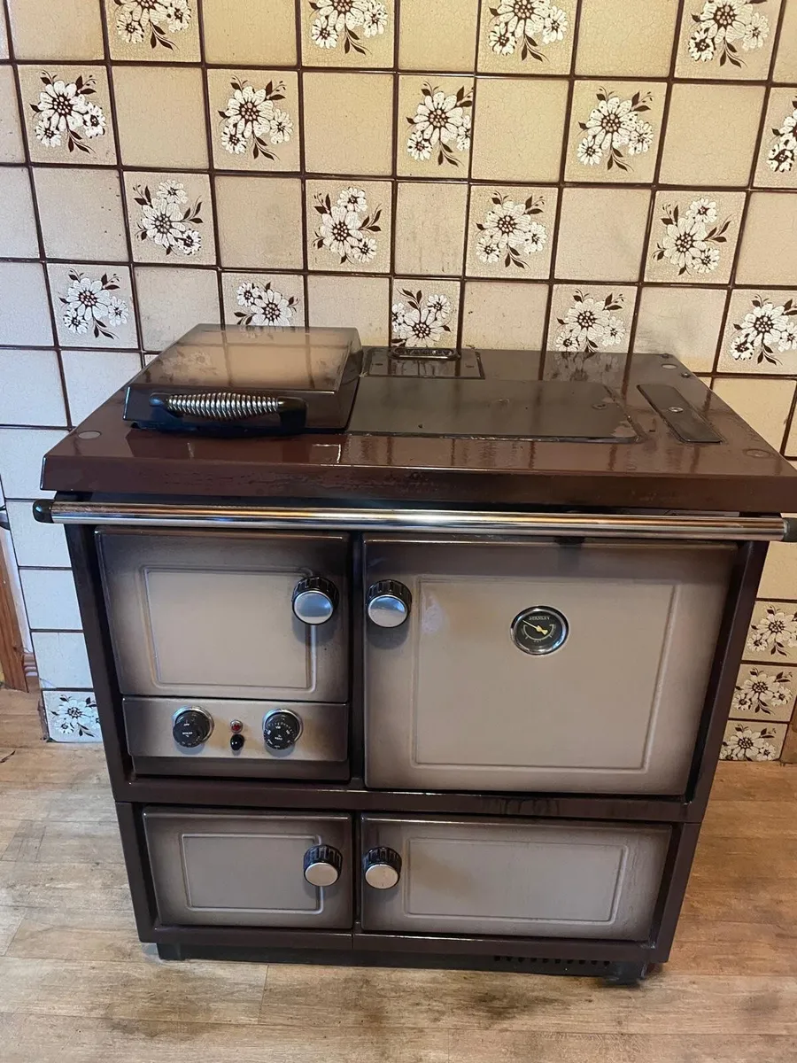 Stanley De Luxe 90 - Oil fired range - Image 1