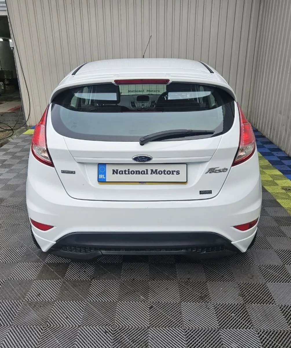 2014 Ford Fiesta 1.0 Petrol ZETEC - Image 4