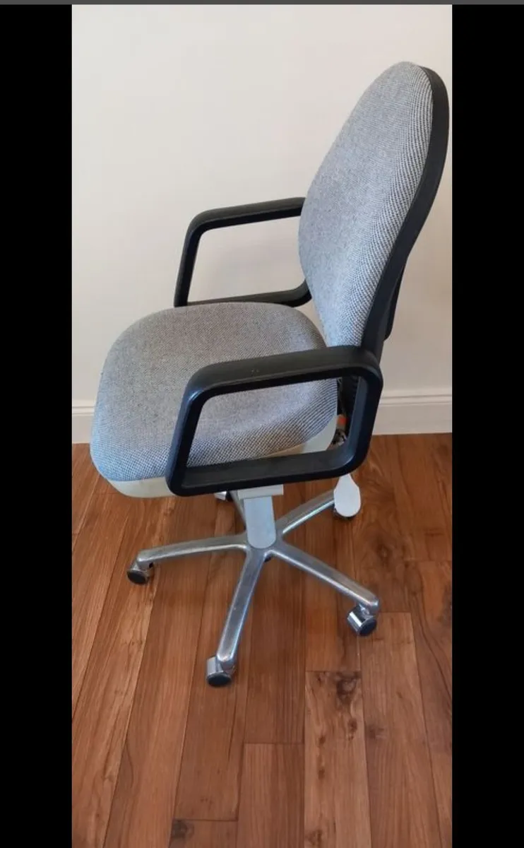 Office Chair Grey Clean & Comfortable Ready to Use - Image 2