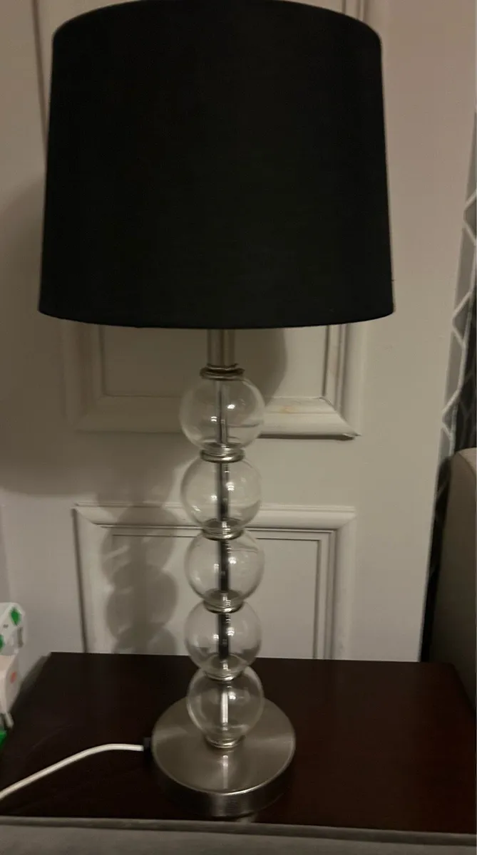 Table lamp with shade - Image 3