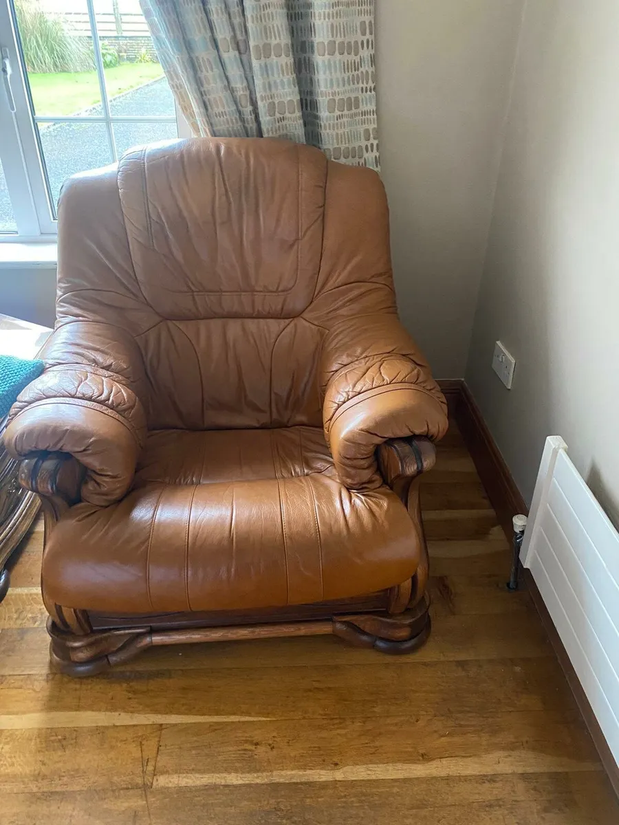 Contents of house - Image 2