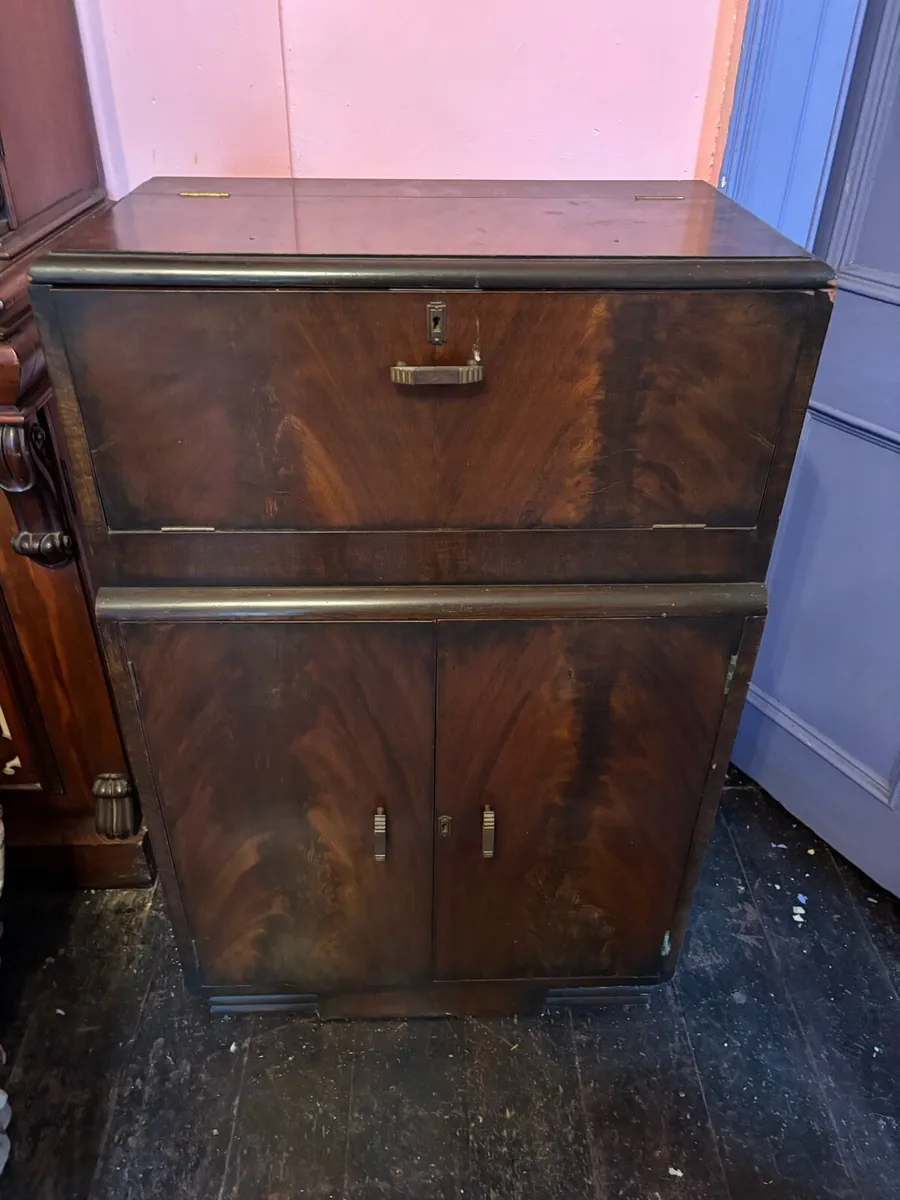 Drinks cabinet and large press - Image 2