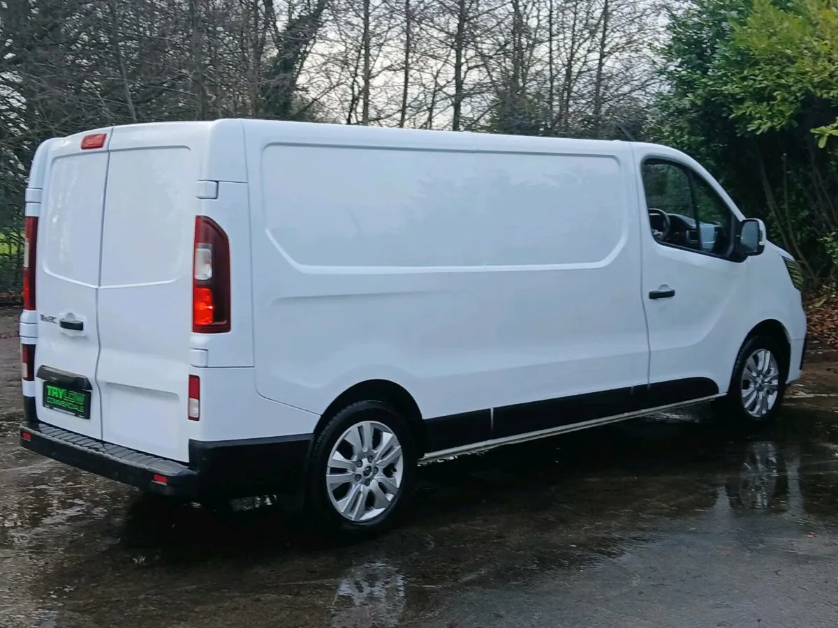 222 Renault Trafic Sport New Model One Owner FRSH - Image 4