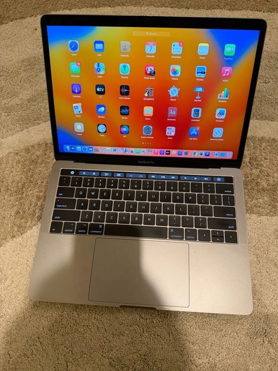 Mac Book Pro Touchbar 13.3" - Image 2