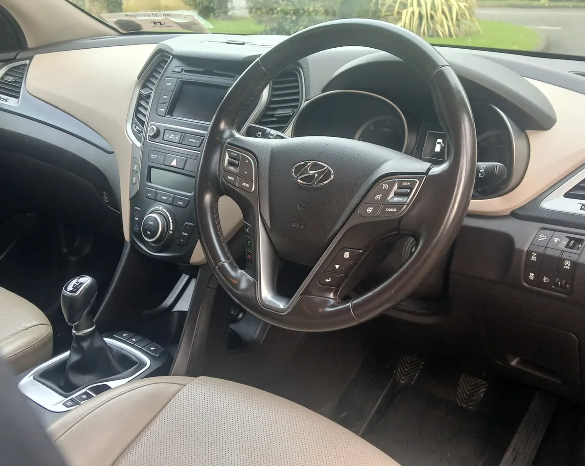 Hyundai Santa Fe 2018 *EXECUTIVE* 2.2 D 7 SEATS - Image 3