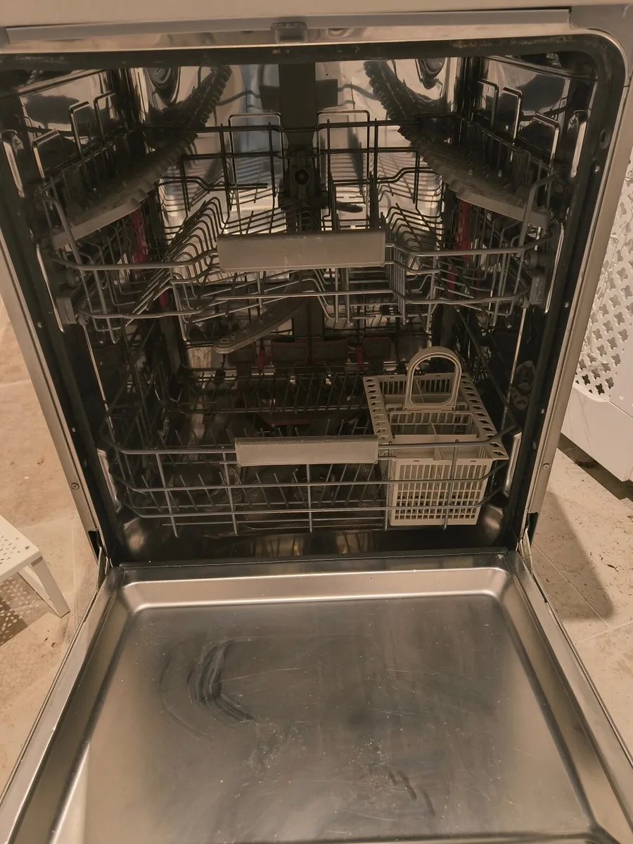 Whirlpool 6th Sense Dishwasher - Image 2