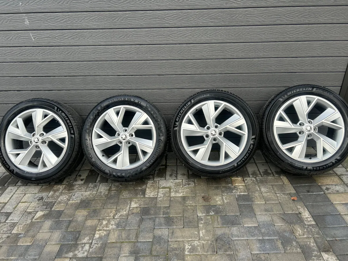 19” GENUINE SKODA KODIAQ ALLOY WHEELS & TYRES - Image 2