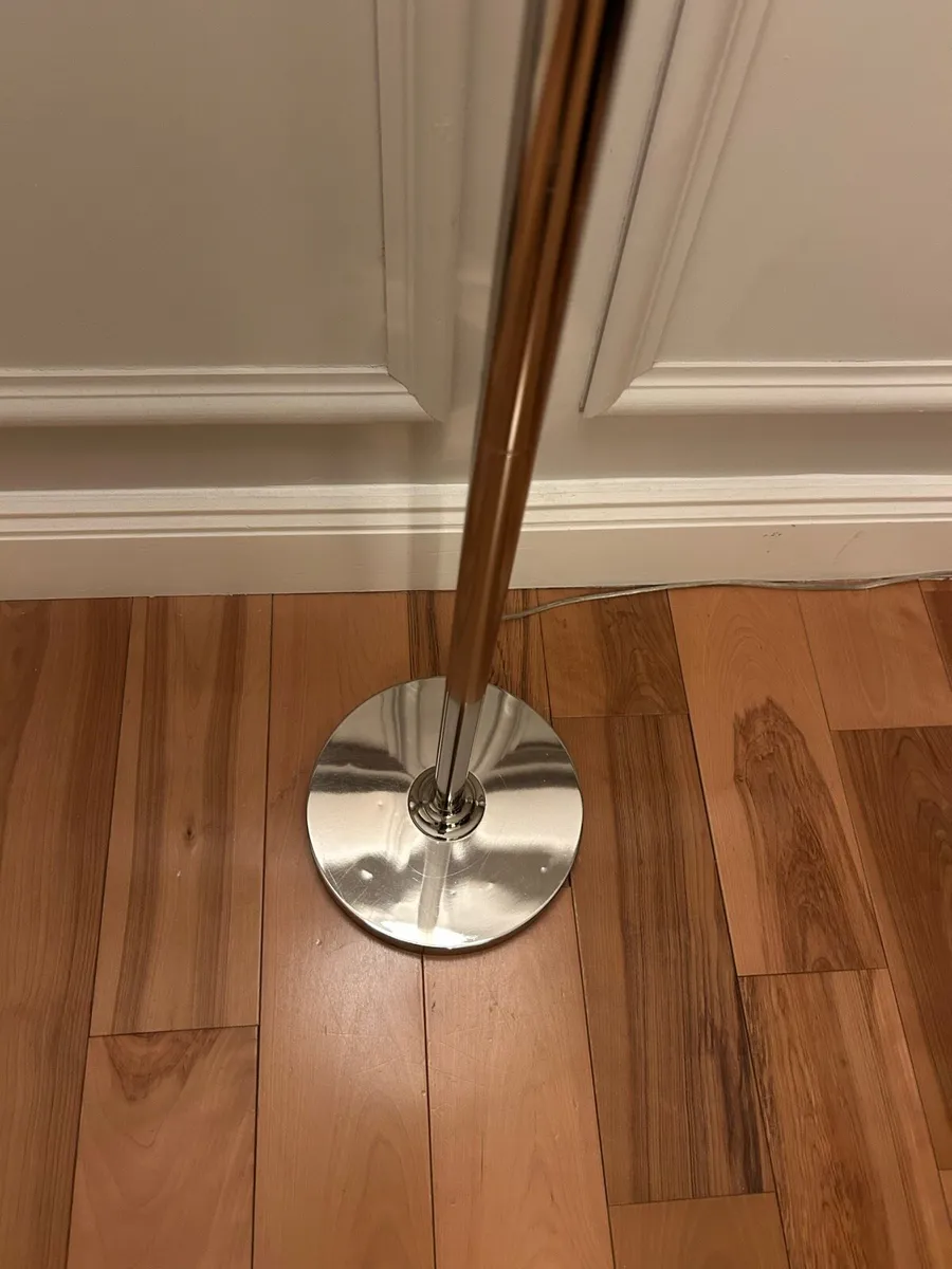 Floor lamp with shade - Image 4