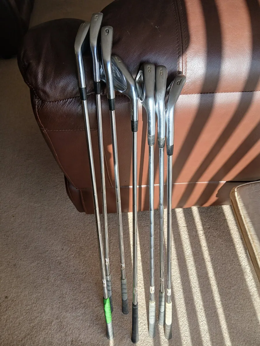 Titleist 716 cb irons - Image 2