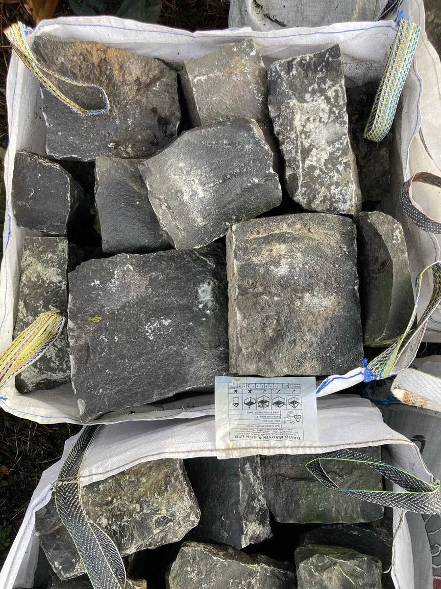 Building stone - Image 1