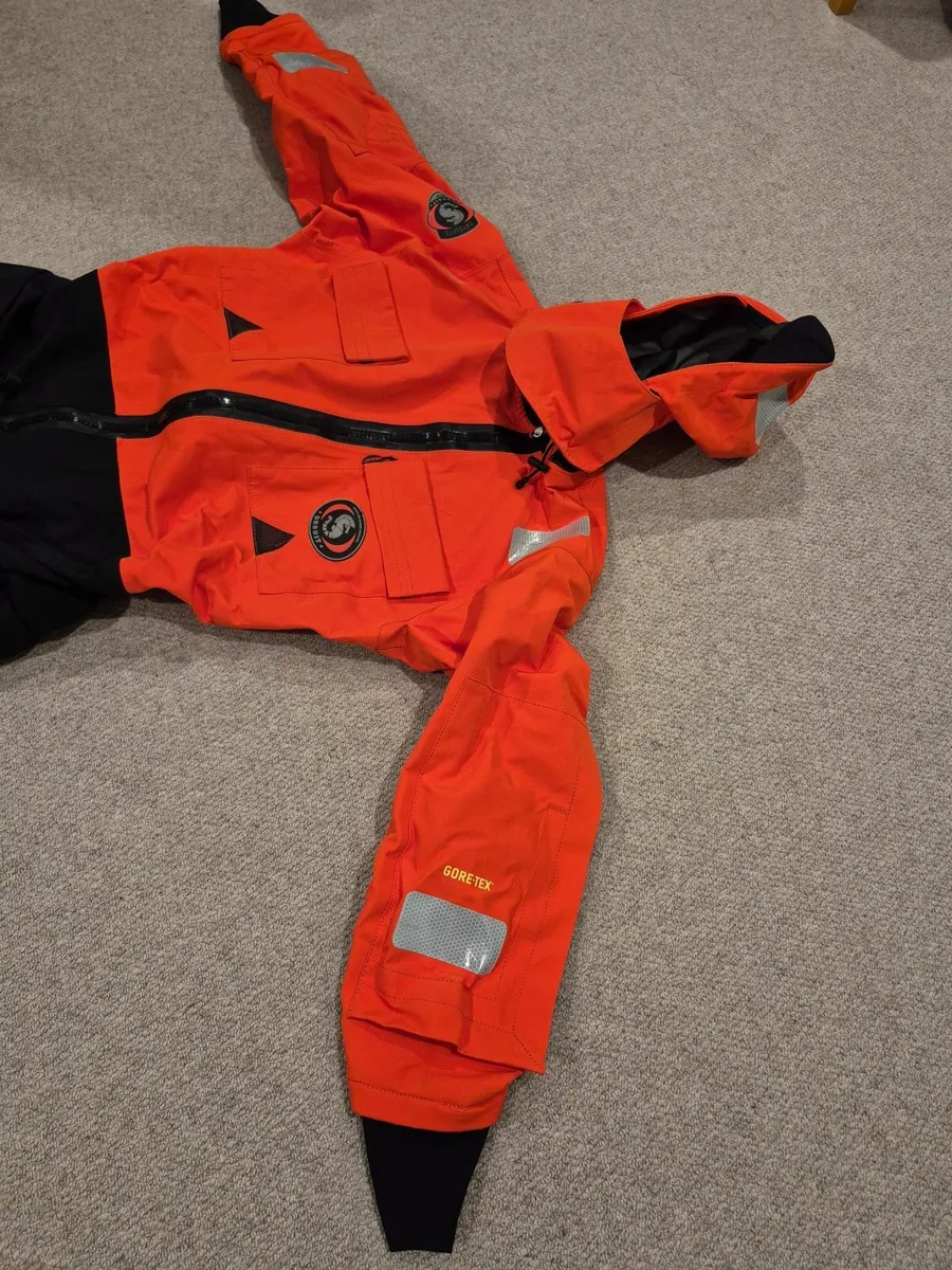 Ursuit rapid donning suit made for offshore. - Image 4