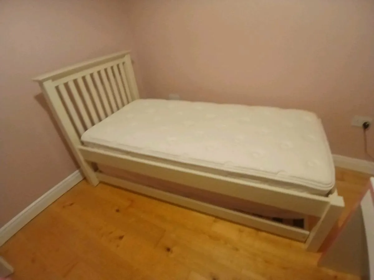 Guest beds - Image 1