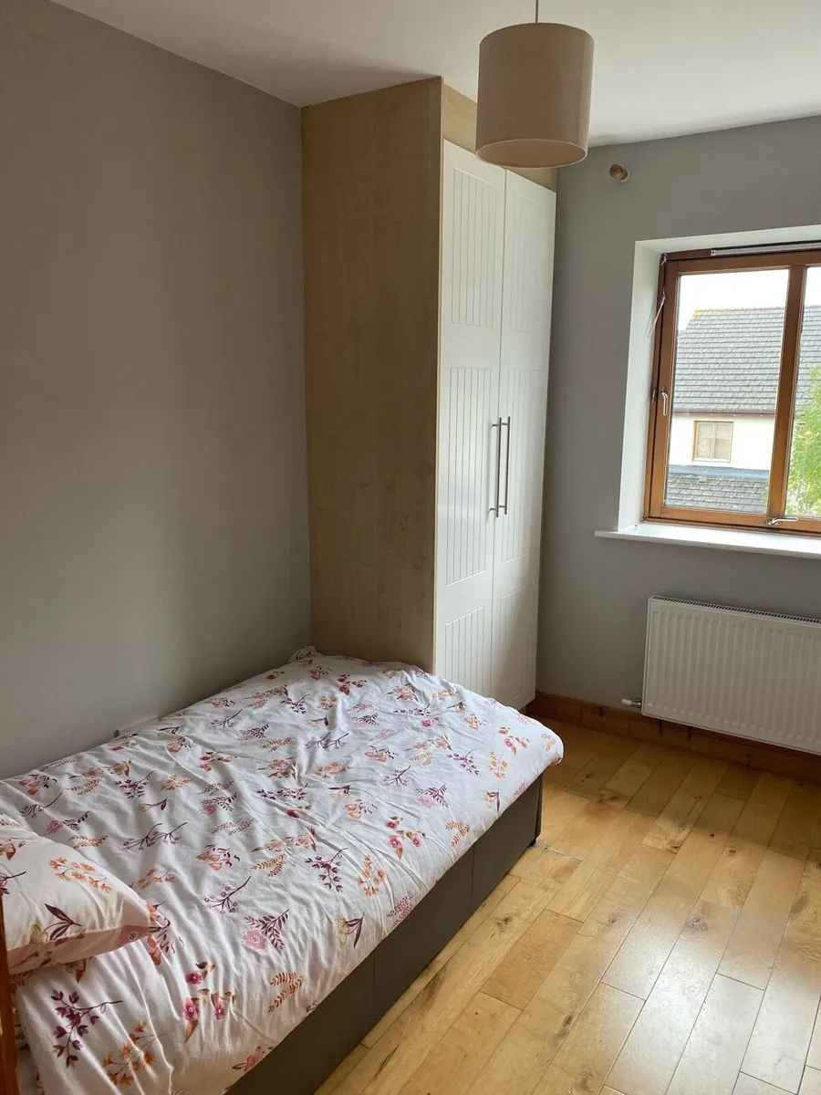 Single bed - Image 2