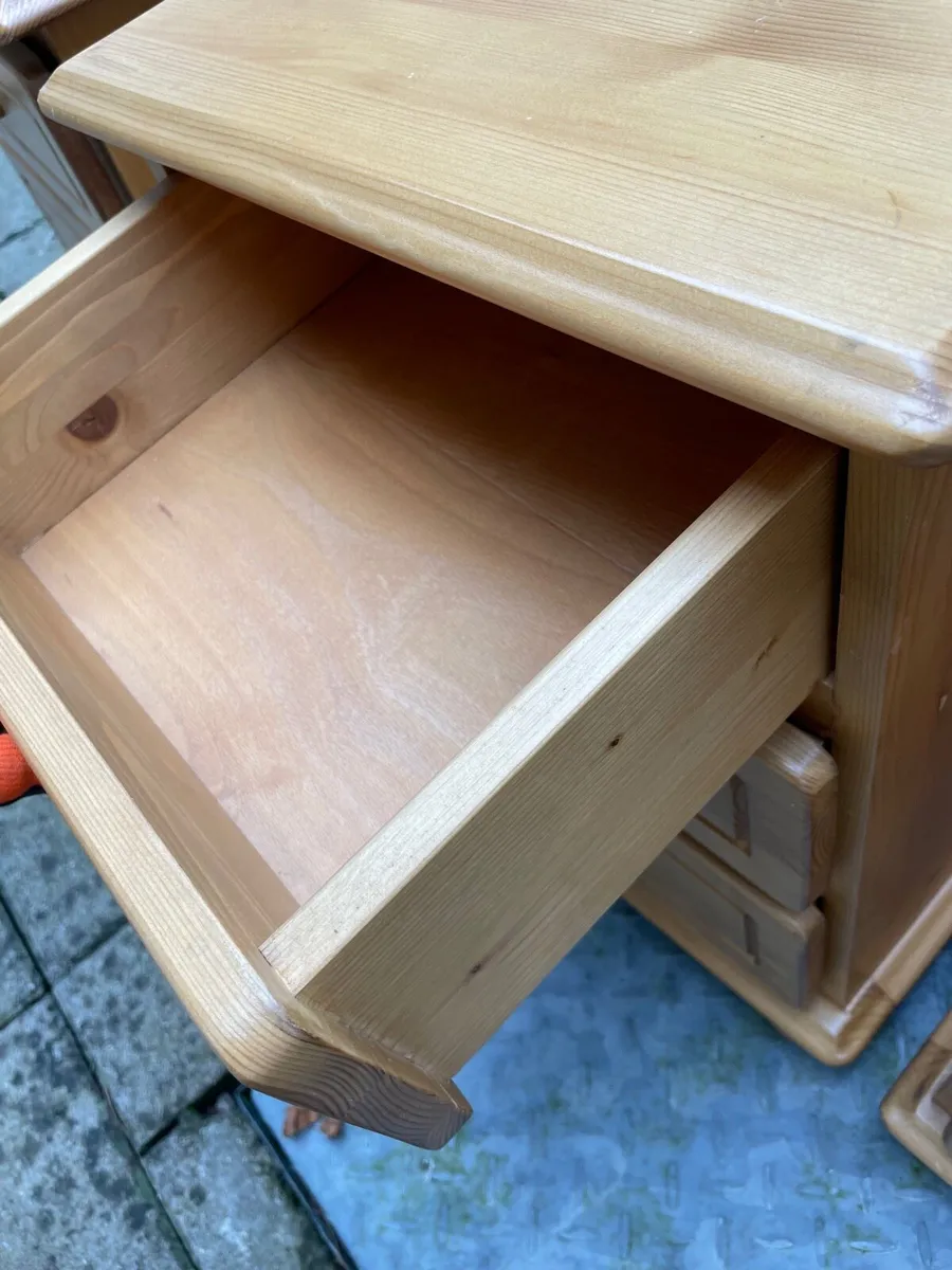 3 like new bedside lockers - Image 3