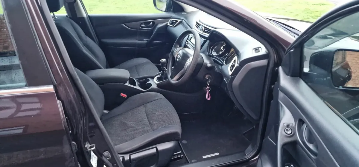 Nissan Qashqai 2015 - Image 2