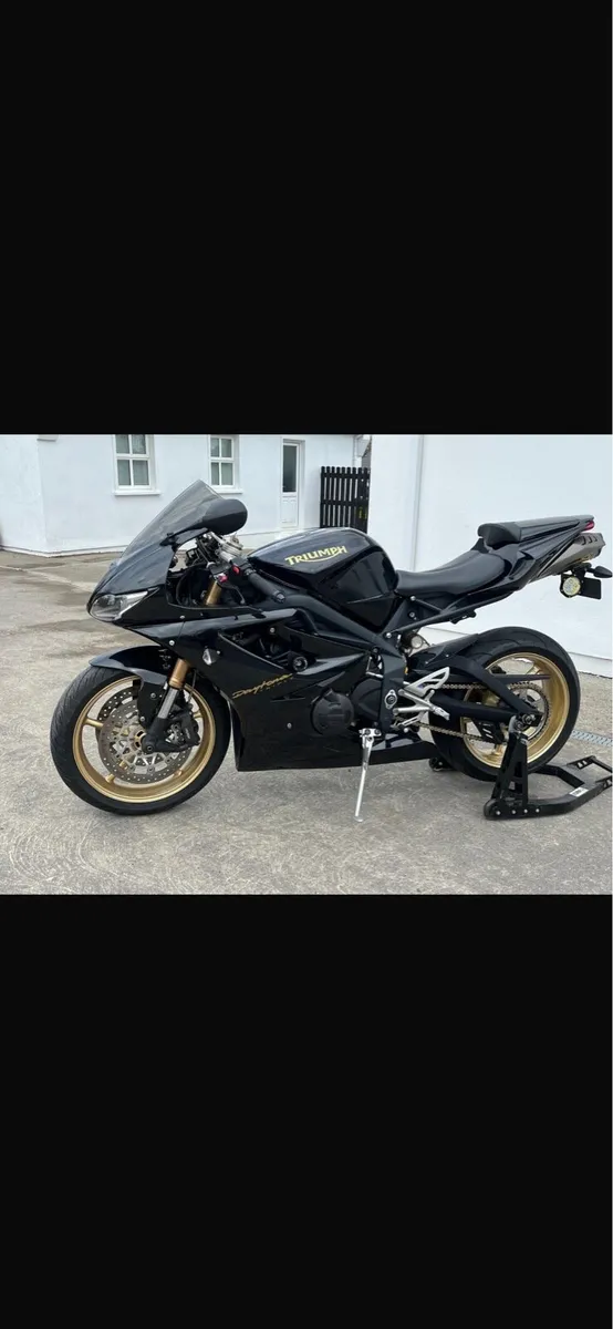 Truimph daytona 675 SE - Image 1