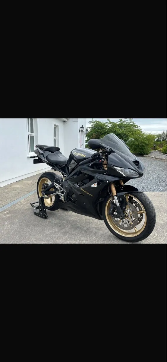 Truimph daytona 675 SE - Image 3