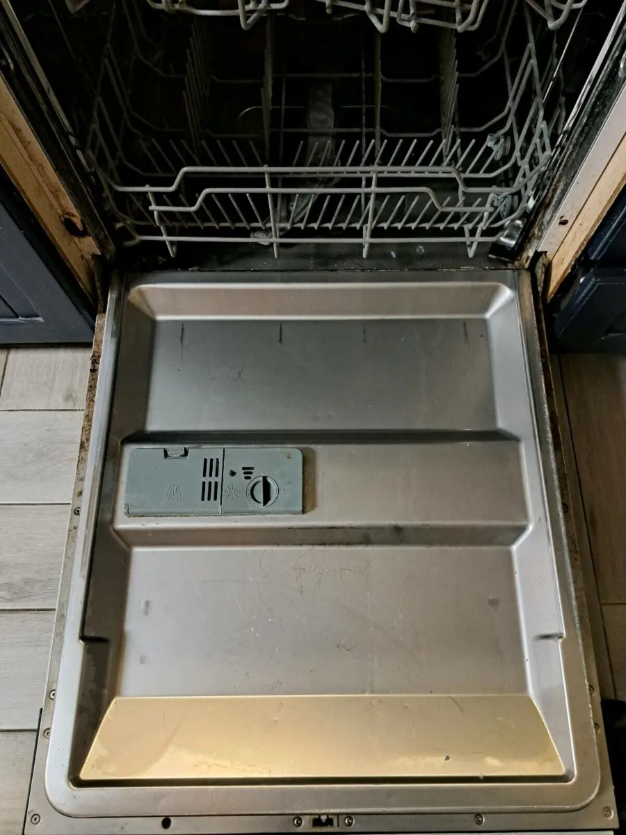 Integrated Dishwasher - Image 1