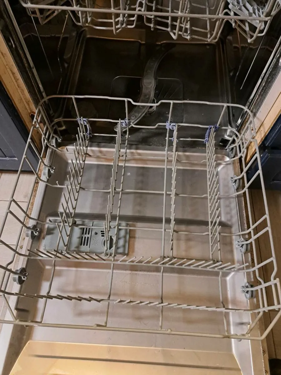 Integrated Dishwasher - Image 3