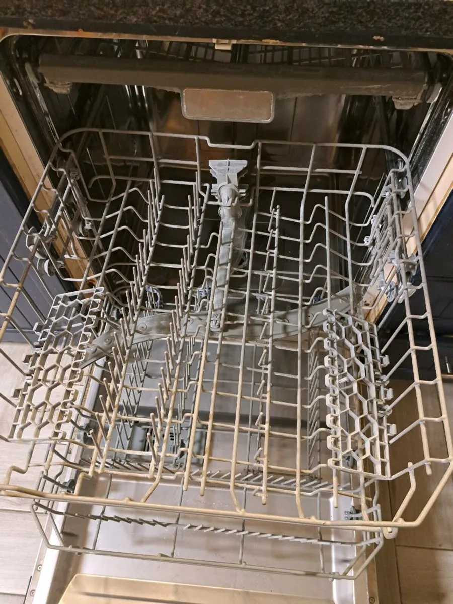Integrated Dishwasher - Image 4