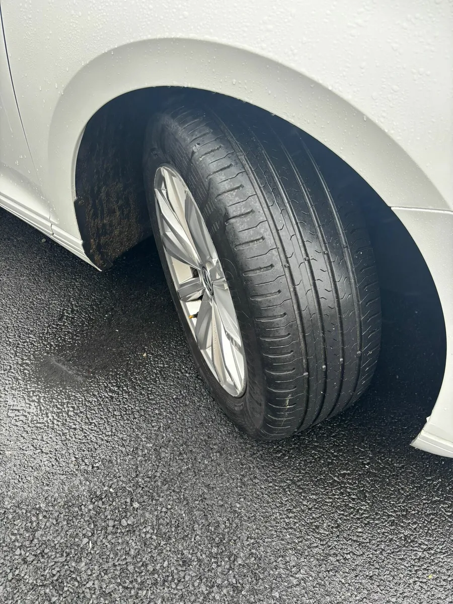 2015 Volswagen Passat tdi Buisness Addition - Image 4