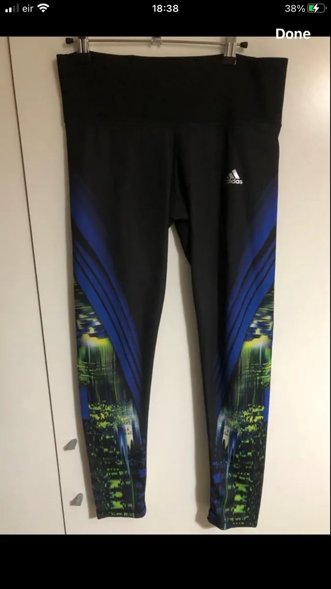 Ladies adidas leggings size M €15 - Image 1