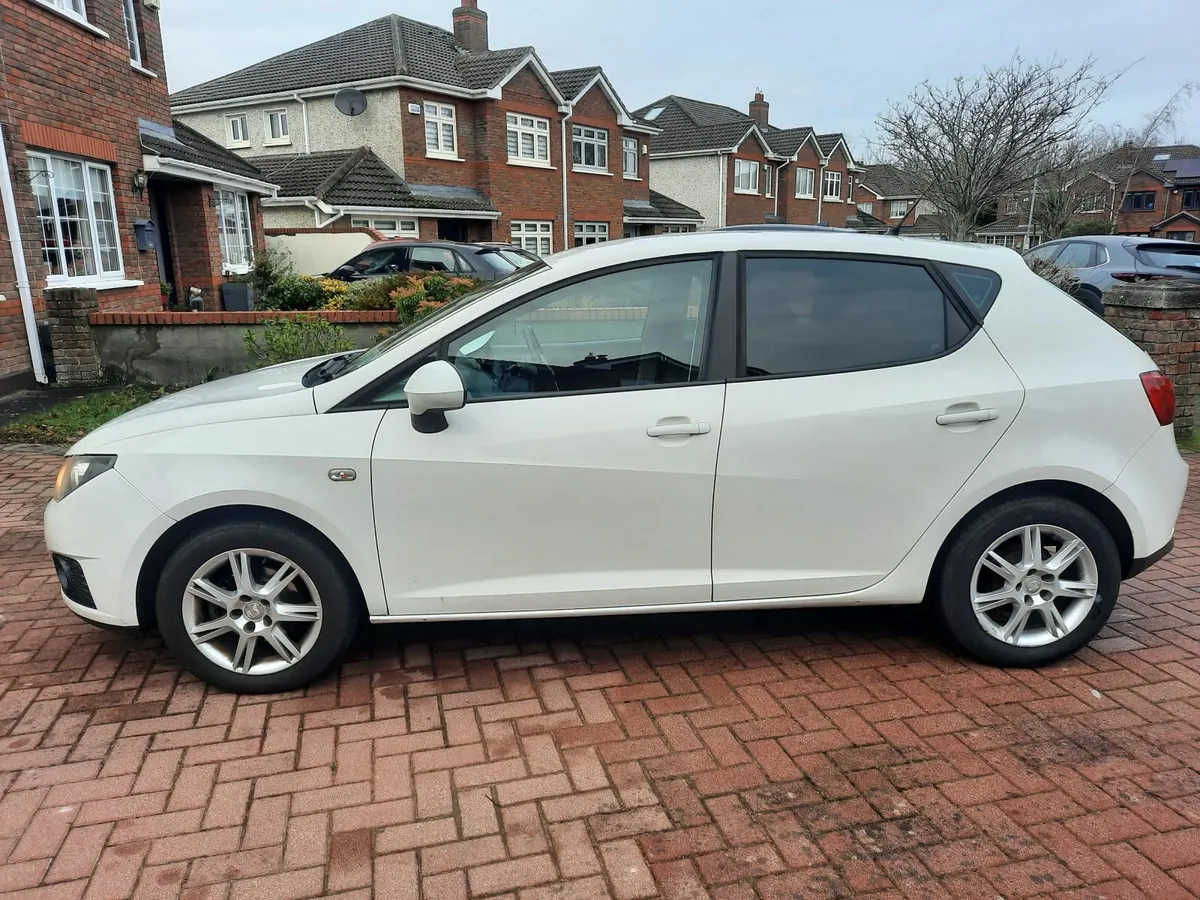SEAT Ibiza 2010 - Image 2