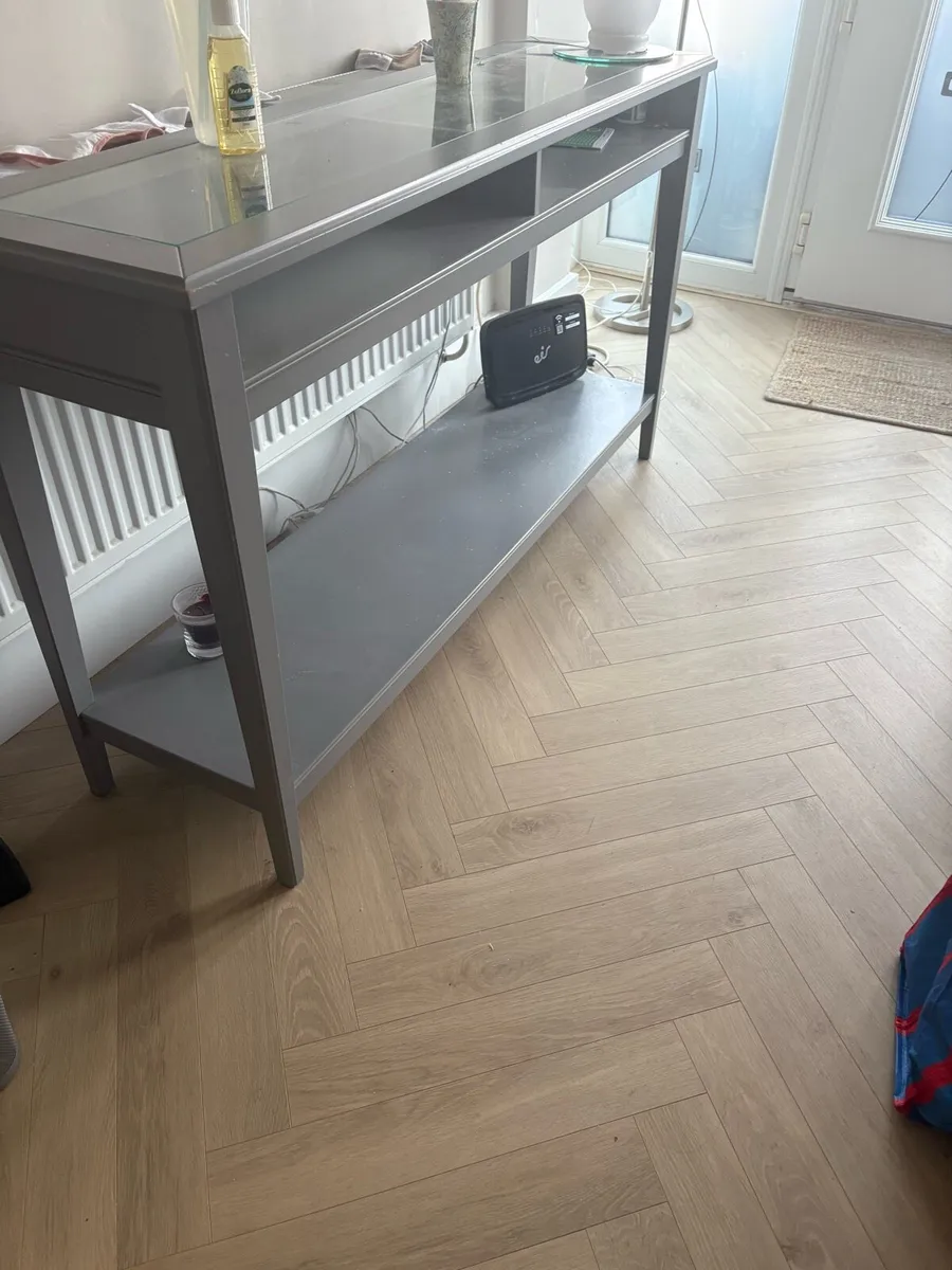 Hallway table - Image 1