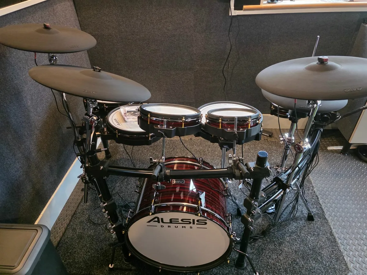 ALESIS STRATA PRIME electronic drum kit - Image 1