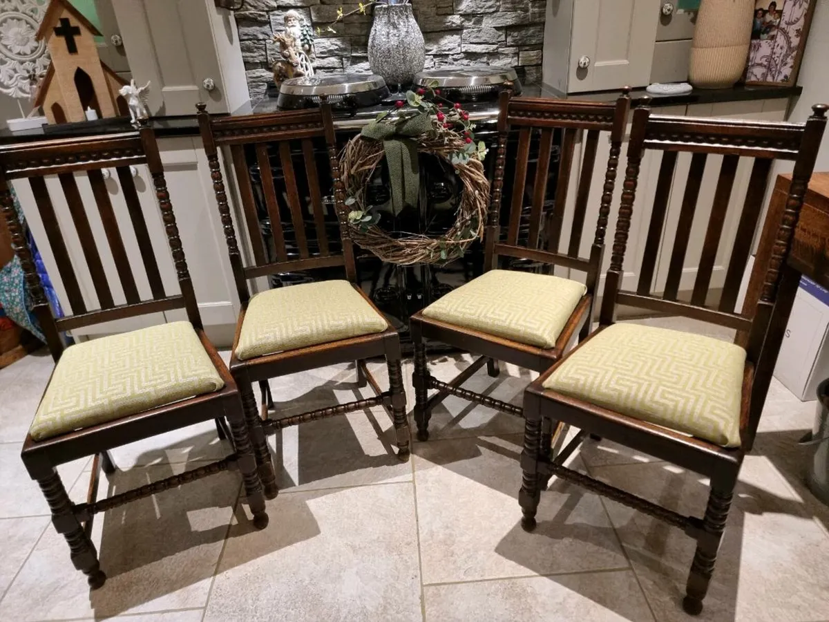 Beautiful Oak Chairs x 4 - Image 1
