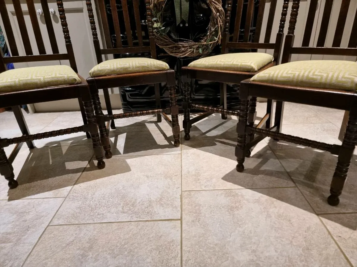 Beautiful Oak Chairs x 4 - Image 2