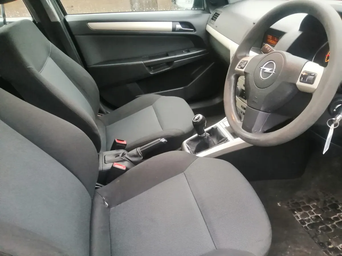 Opel Astra 2007 - Image 4
