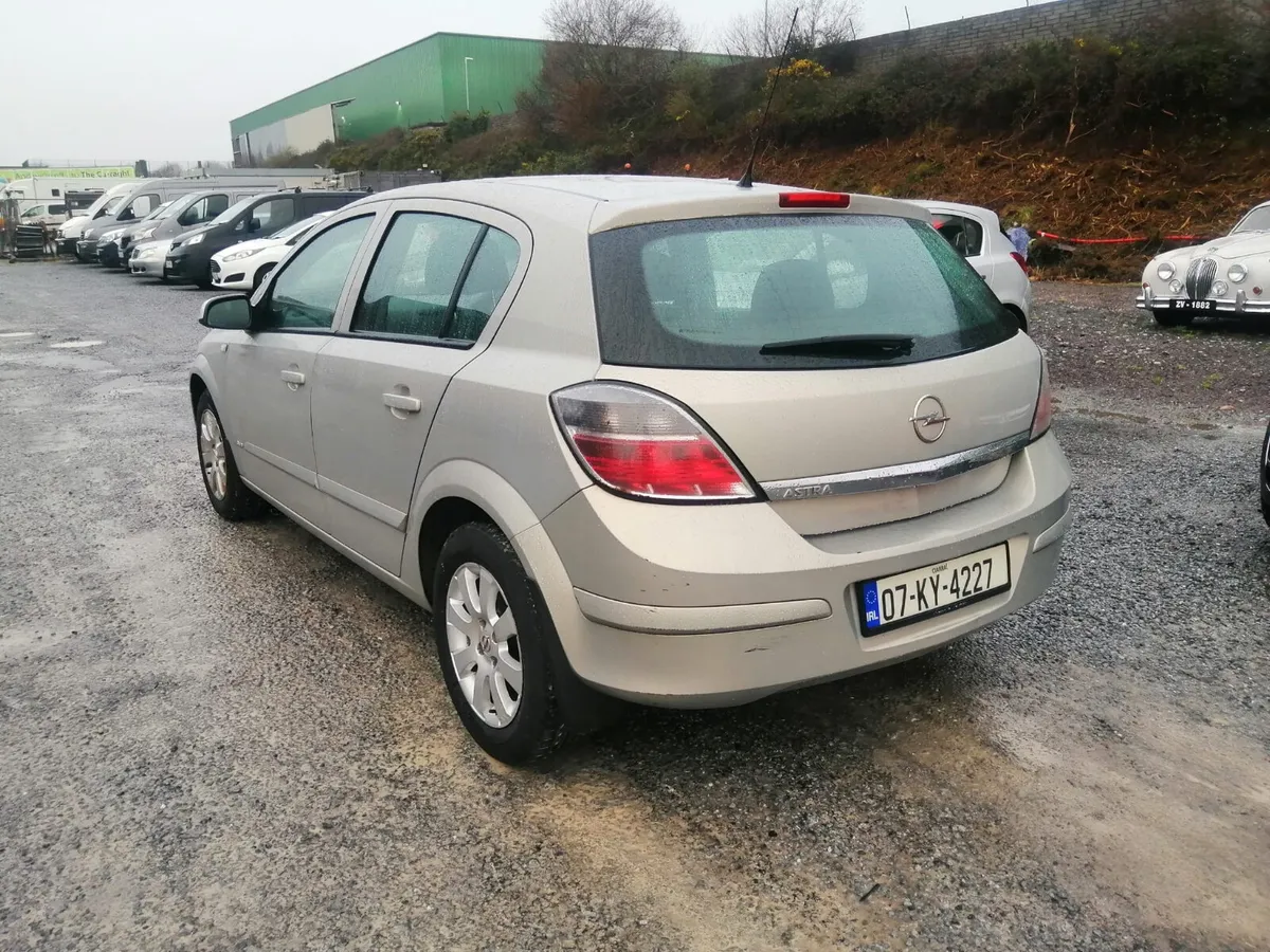 Opel Astra 2007 - Image 2
