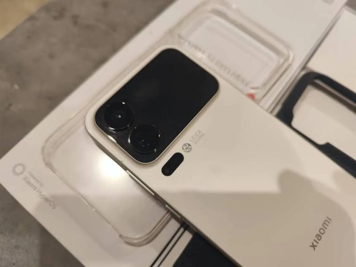 Sell / Swap / Trade-in Xiaomi 17 Pro Max 512gb White boxed as new with 2 cases - Image 2