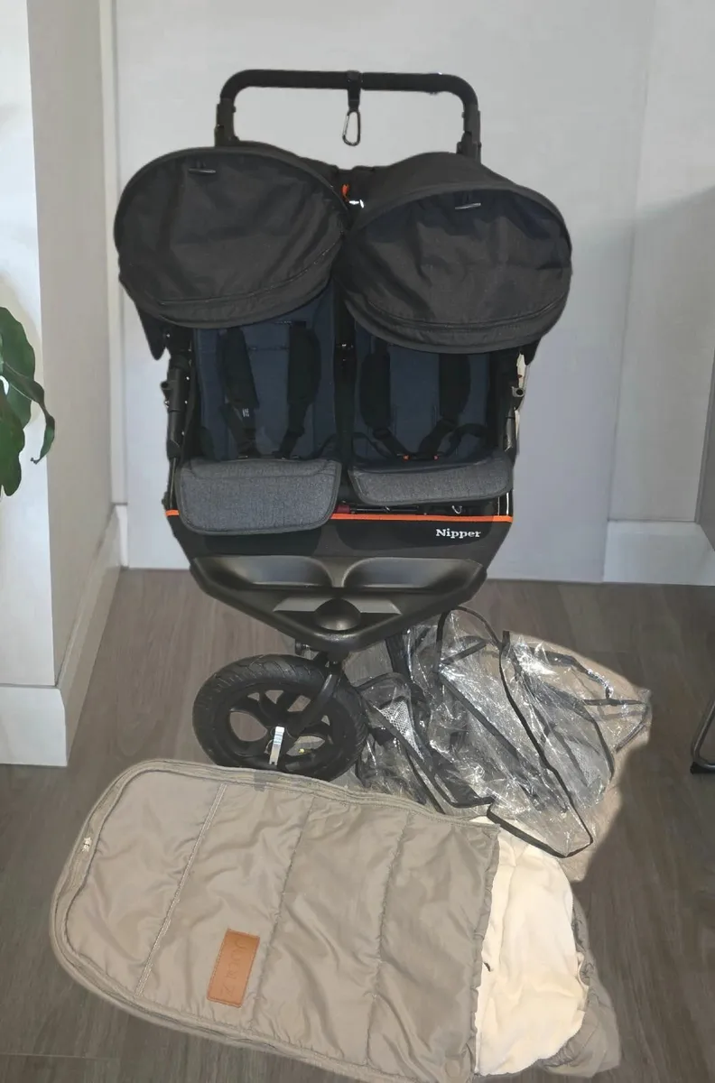 Out N About V5 double - Image 1