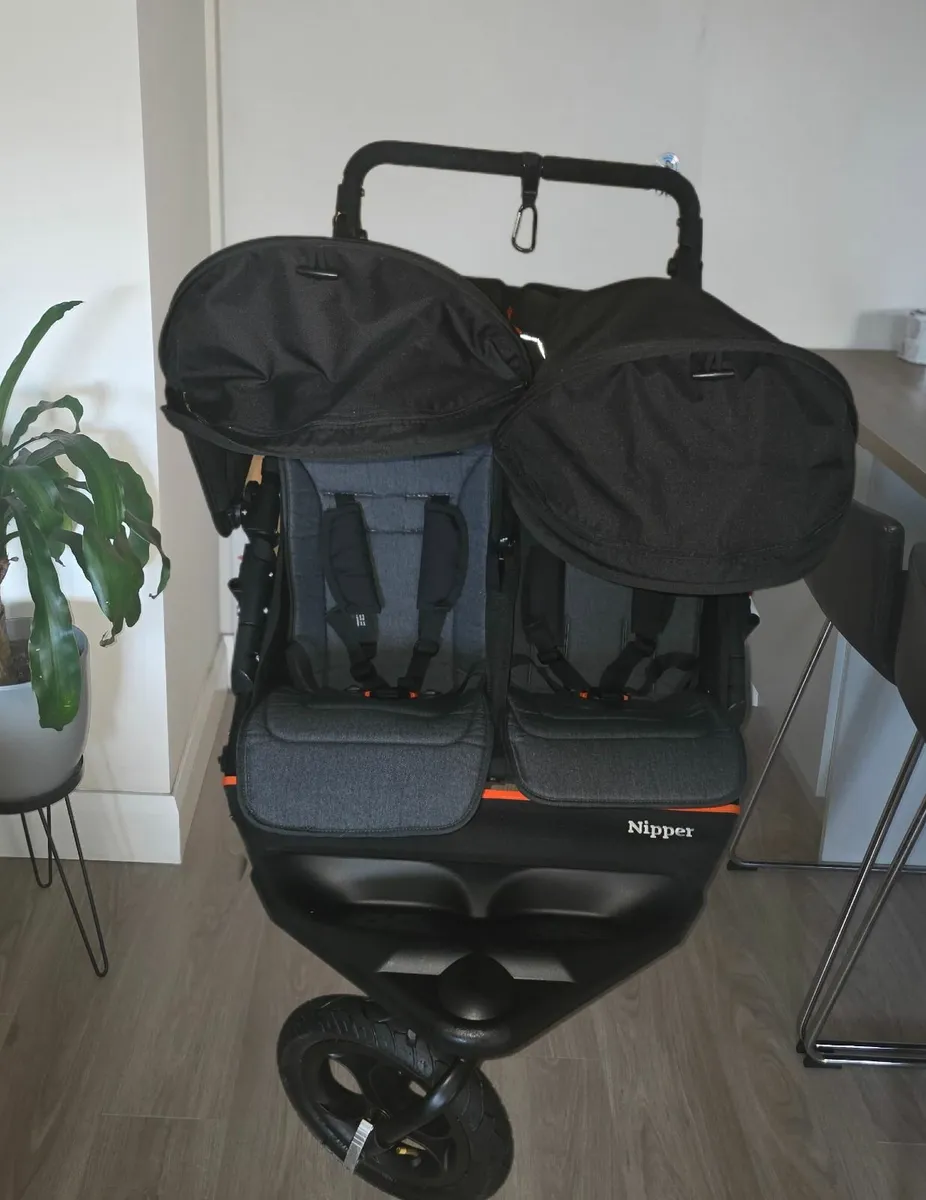 Out N About V5 double - Image 3