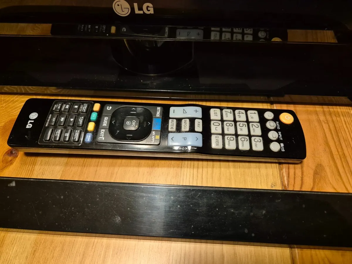 Lg 42 inch - Image 2