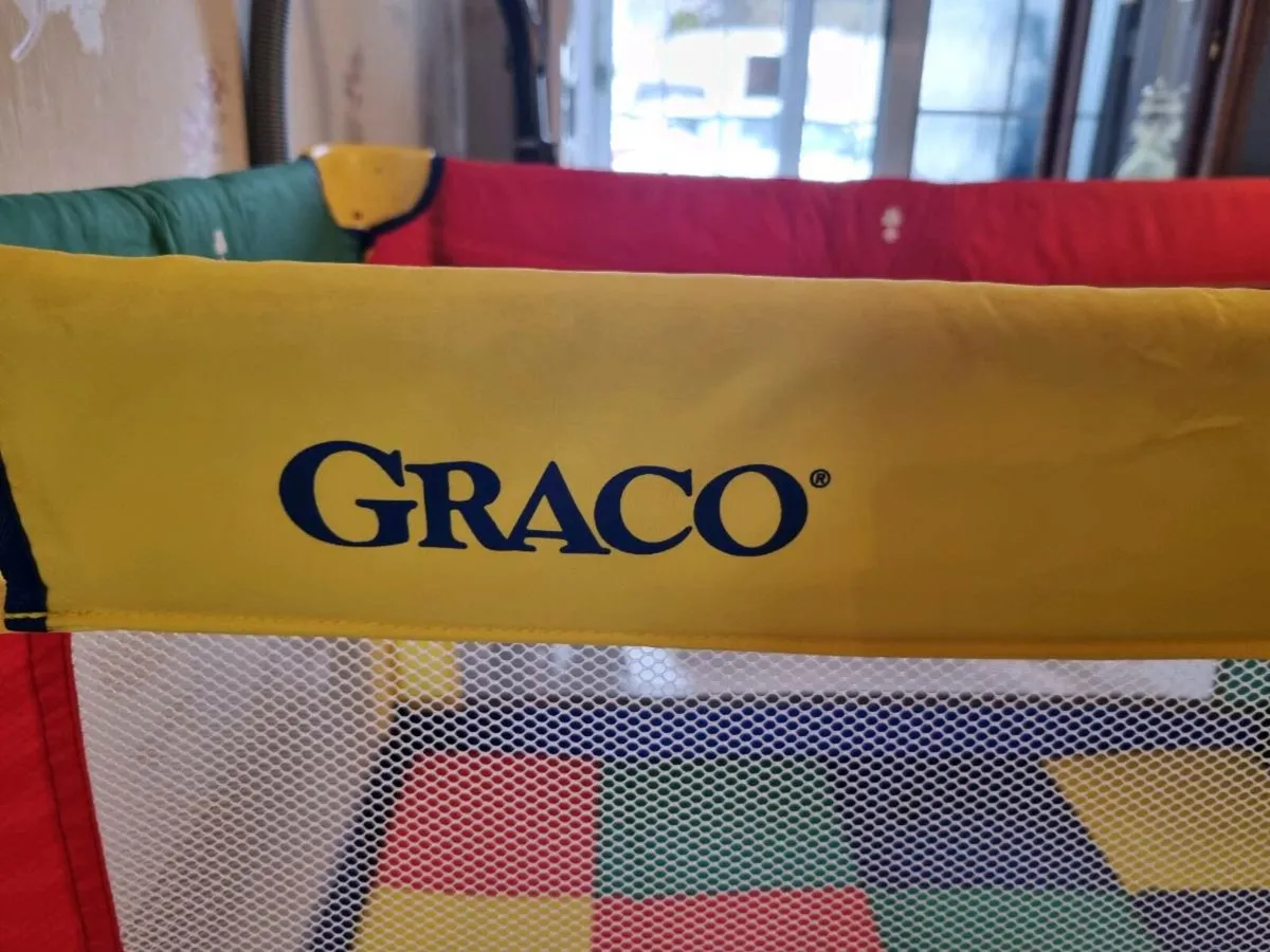 GRACO TRAVEL PEN WITH BABYDEN MATTRESS - Image 2