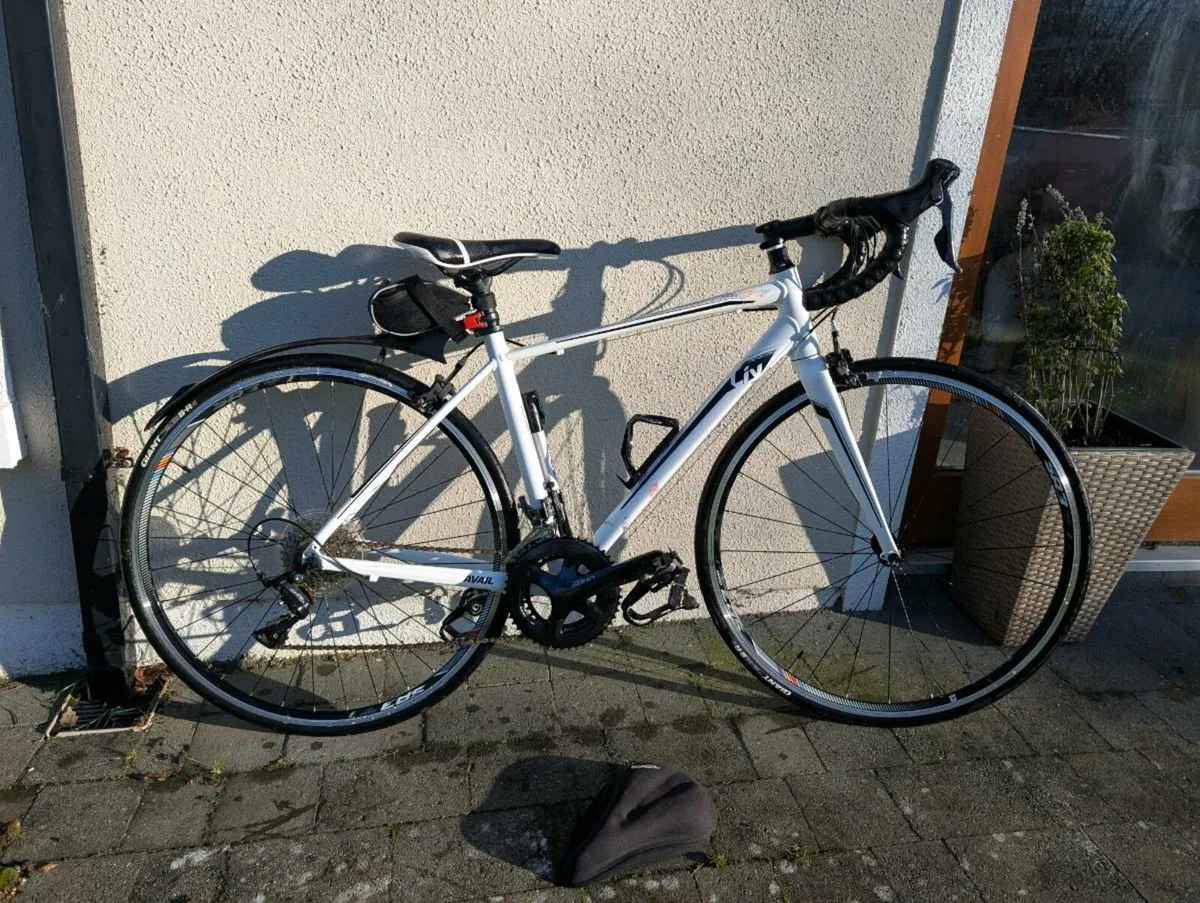 Ladies Giant Avail Road Bike size S - Image 2