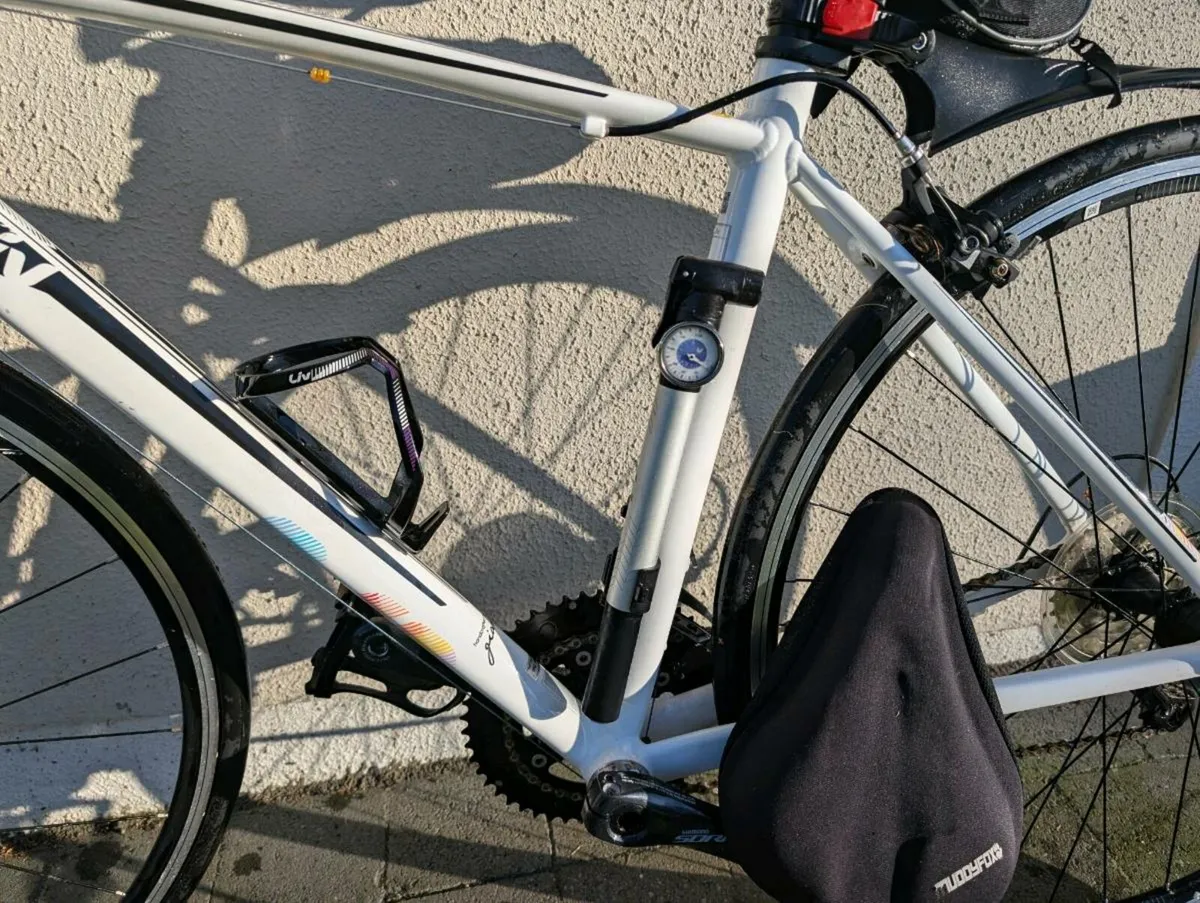 Ladies Giant Avail Road Bike size S - Image 4