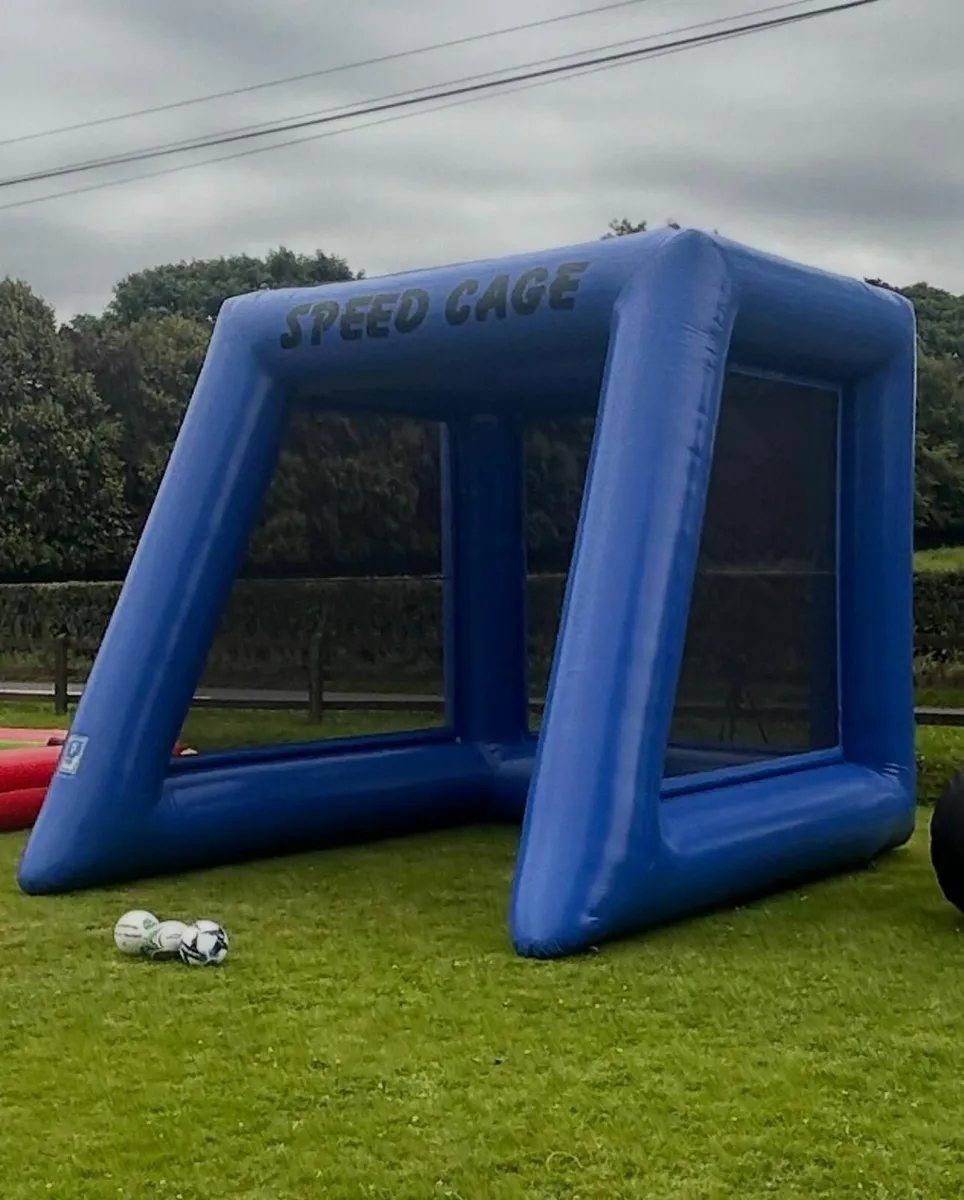 Bouncy castle / speed cage - Image 2