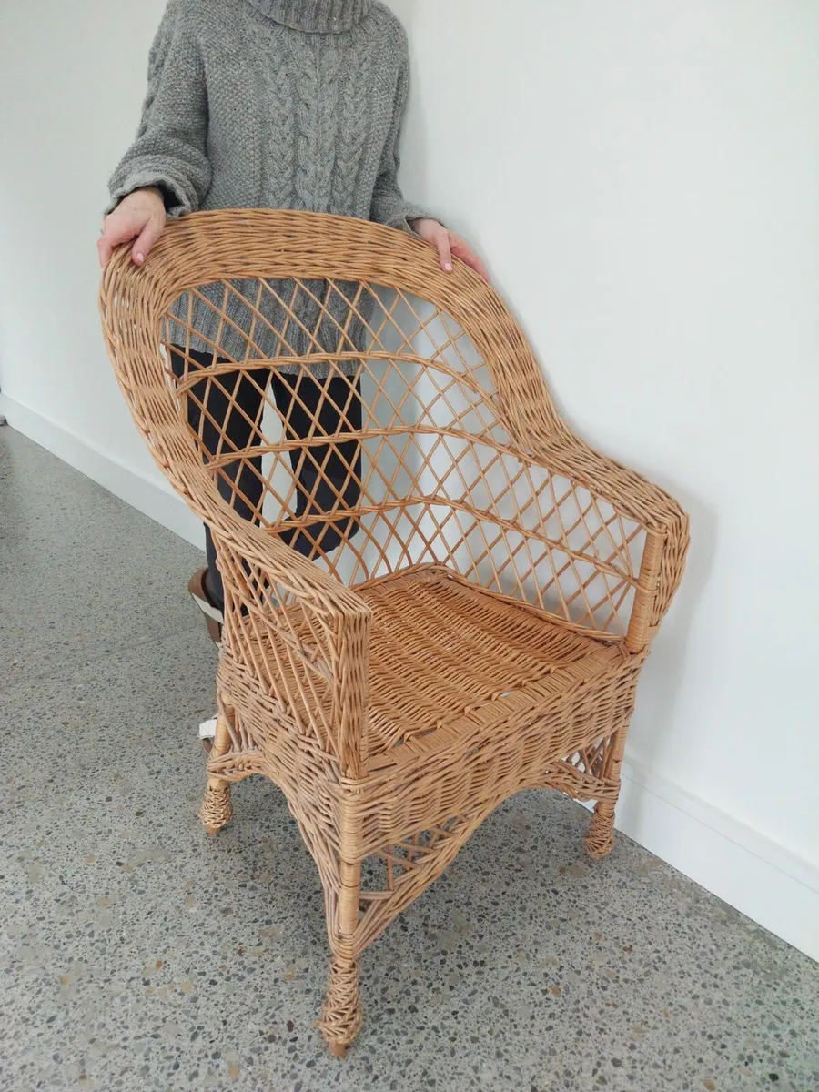 Vintage Wicker Chair - Image 3
