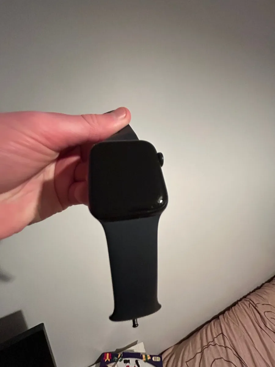 Apple Watch SE (2nd Gen) with Sport Band - Image 2