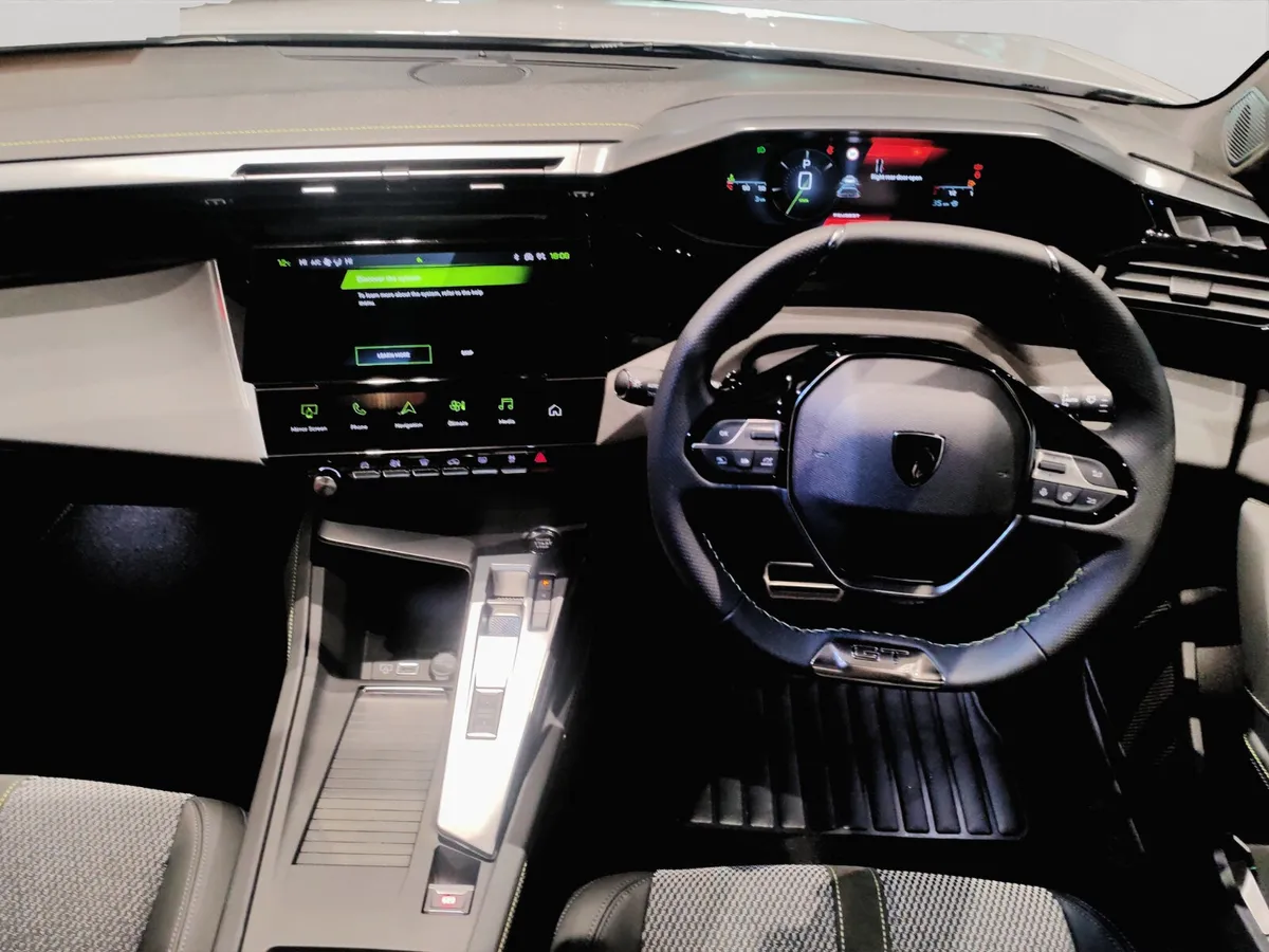 PEUGEOT 408 GT HYBRID - Image 2