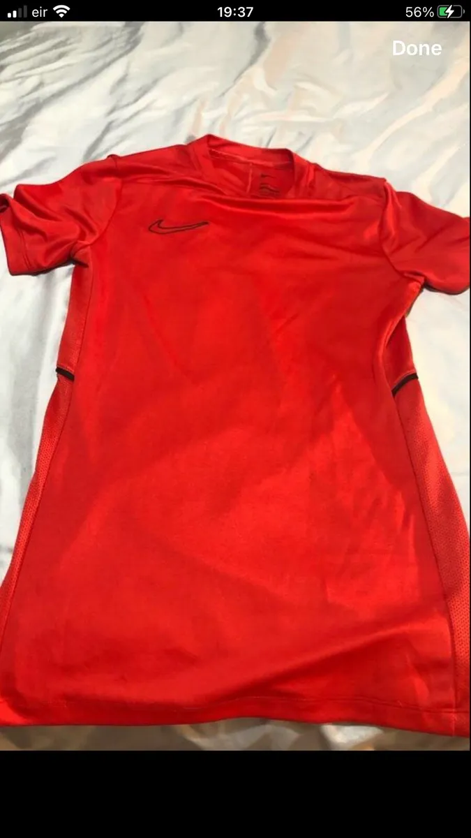 Boys Nike teeshirt size XS €5 - Image 4