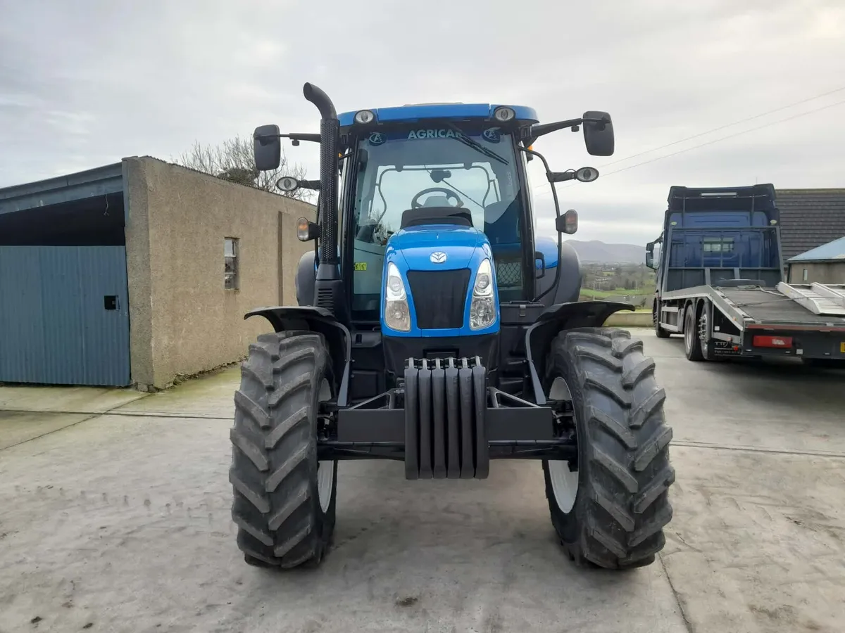 2015 NH T6.160 - Image 2