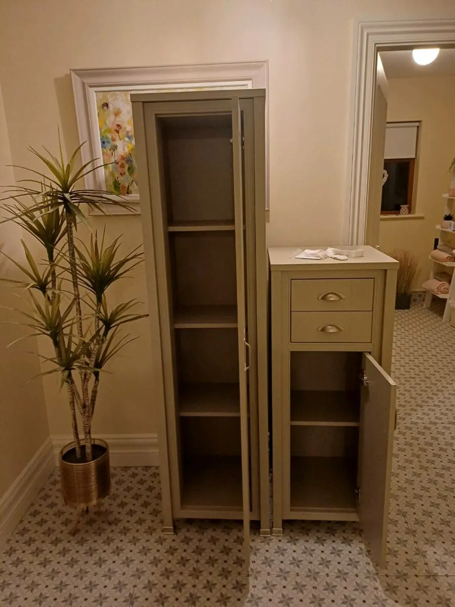 Bathroom cabinets - Image 2