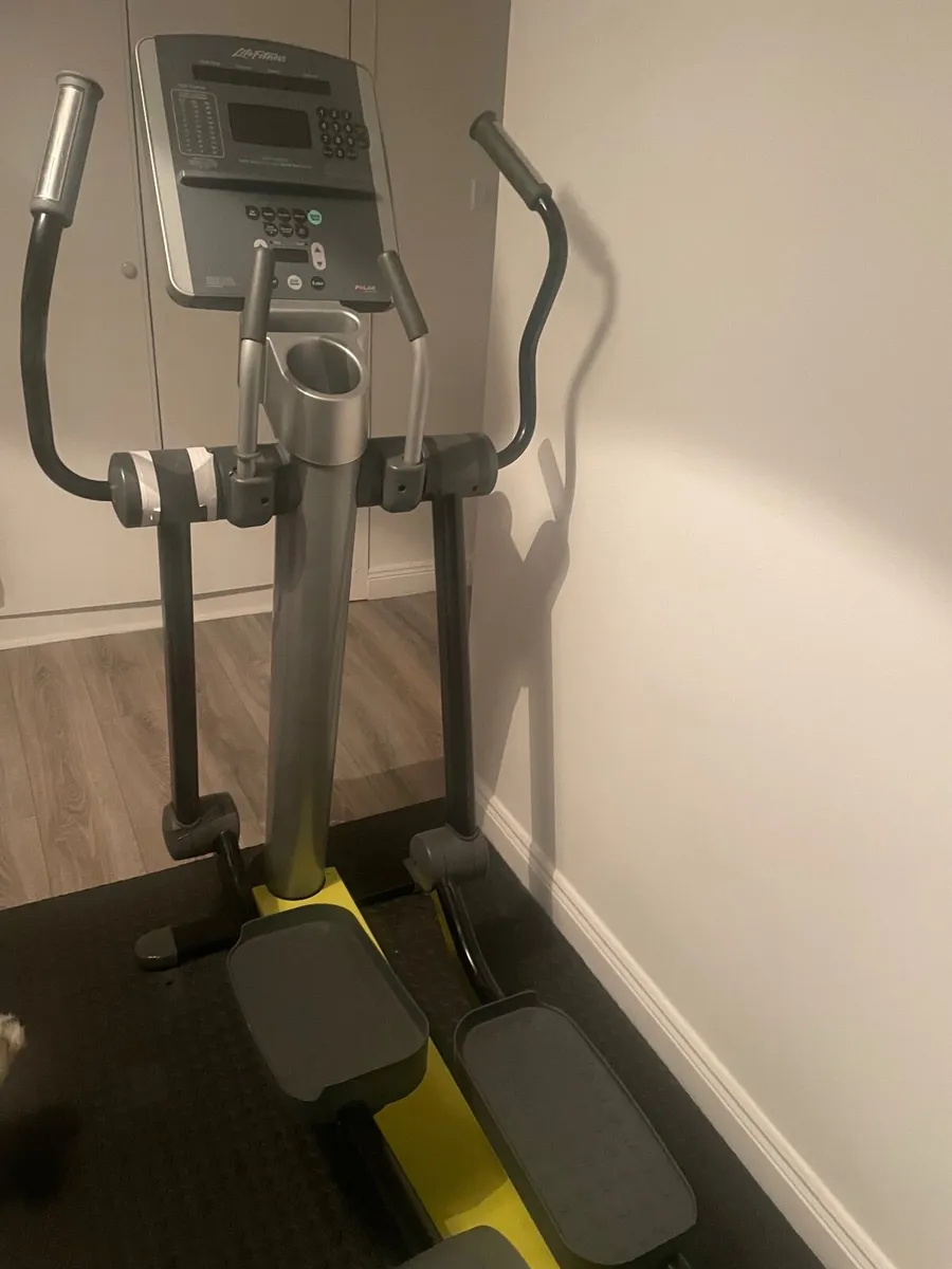 Life Fitness Cross Trainer - Image 1